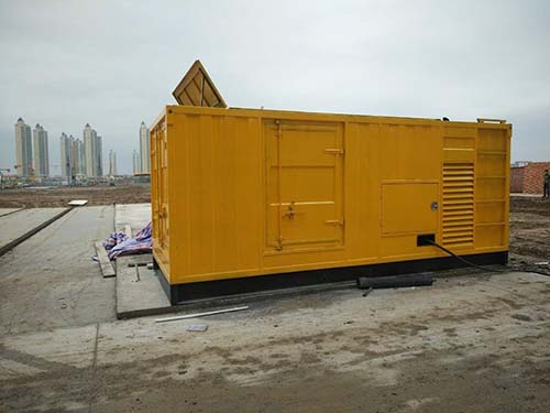 龙岗合同中关于乙方责任导致工期延误的赔偿标准应该如何制定？